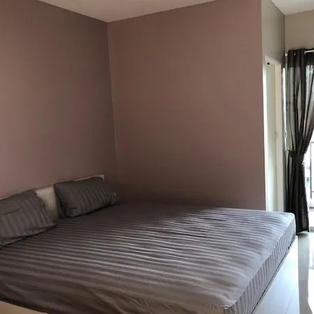 H12, The Stylish Apartment